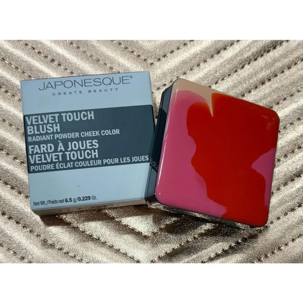 JAPONESQUE  - NIB Velvet Touch Blush/Shade 05 (cinnamon).  Perfect for Sculpting